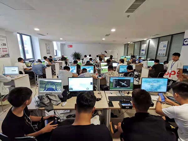 山东金年会 - 诚信至上金字招牌
理论培训.jpg 山东金年会 - 诚信至上金字招牌
理论培训.jpg